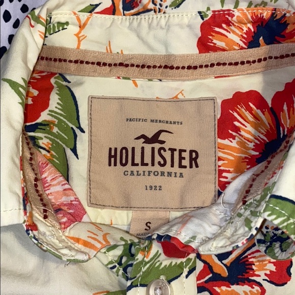 Floral Hollister button down - Picture 3 of 3